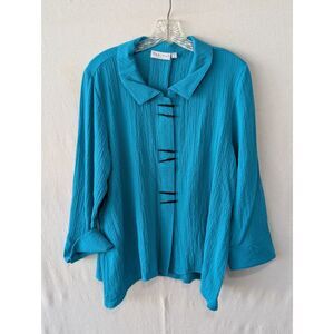 NWT Women's Habitat Clothes to Live in Shirt Blue Size Medium